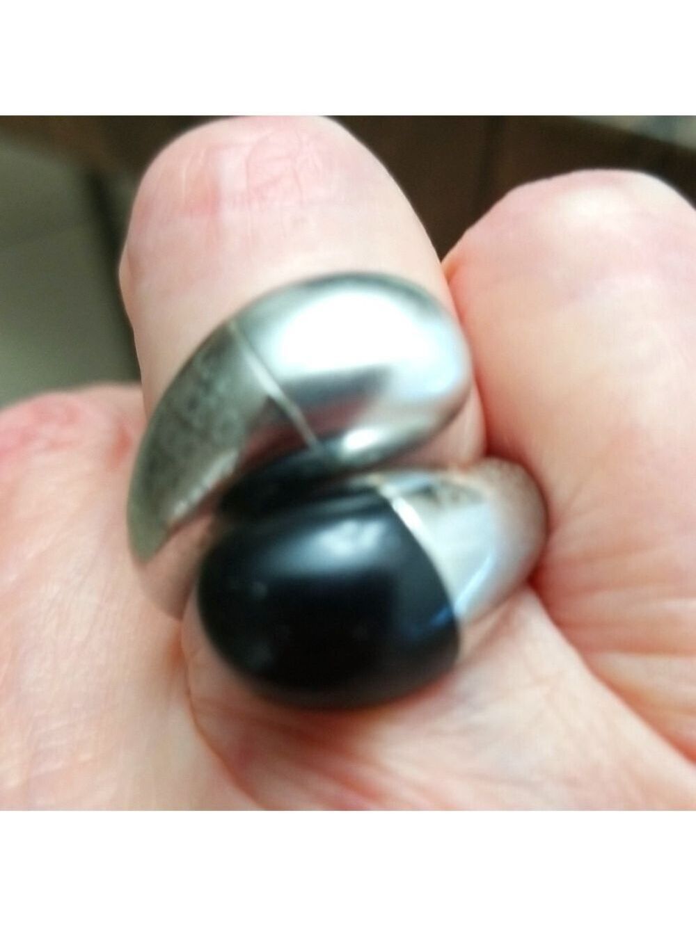 Modern two tone ring size 7 - Picture 3 of 3